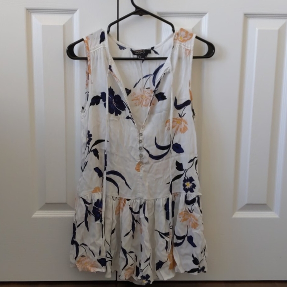 A playsuit - Picture 1 of 1